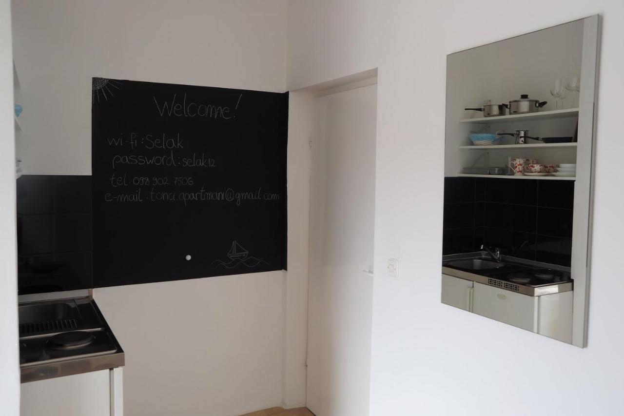 Apartmani Макарска Екстериор снимка