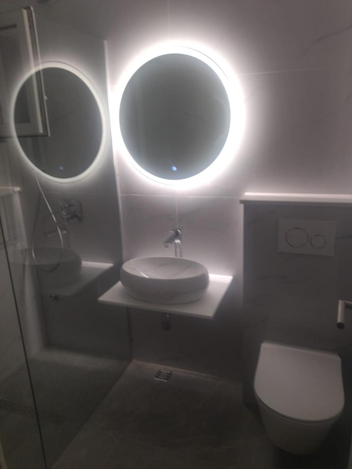 Apartmani Макарска Екстериор снимка