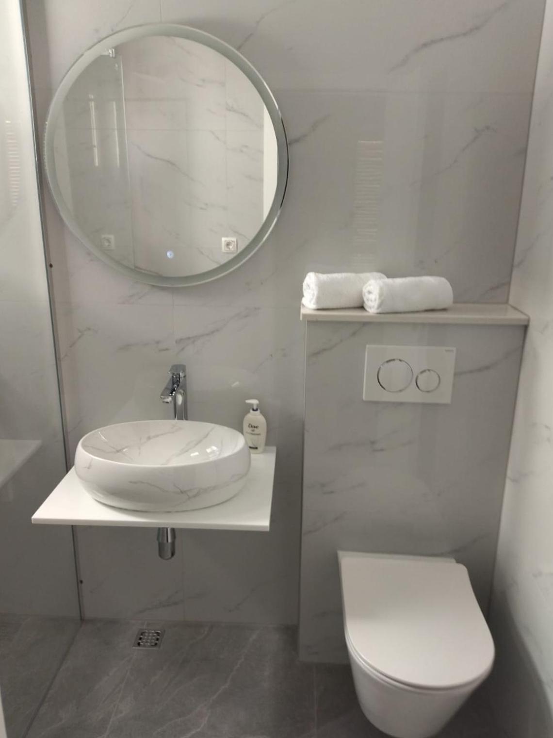 Apartmani Макарска Екстериор снимка